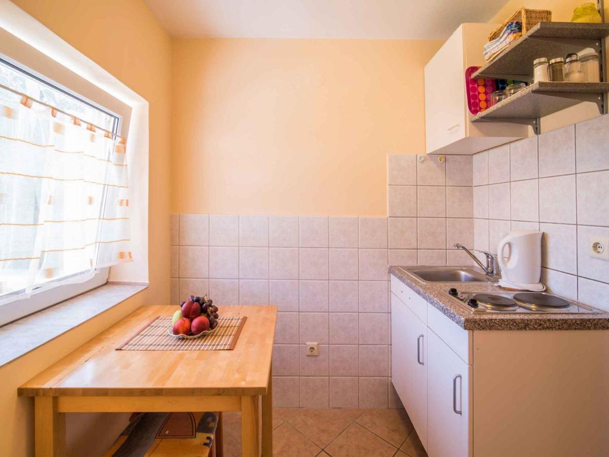 Apartment In Vrbnik/Insel Krk 13614 エクステリア 写真