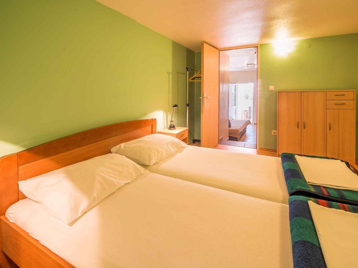 Apartment In Vrbnik/Insel Krk 13614 エクステリア 写真